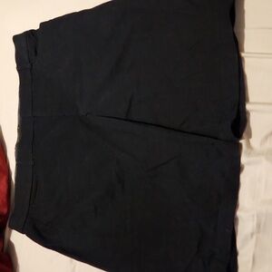 Gloria Vanderbilt size 16 black shorts
